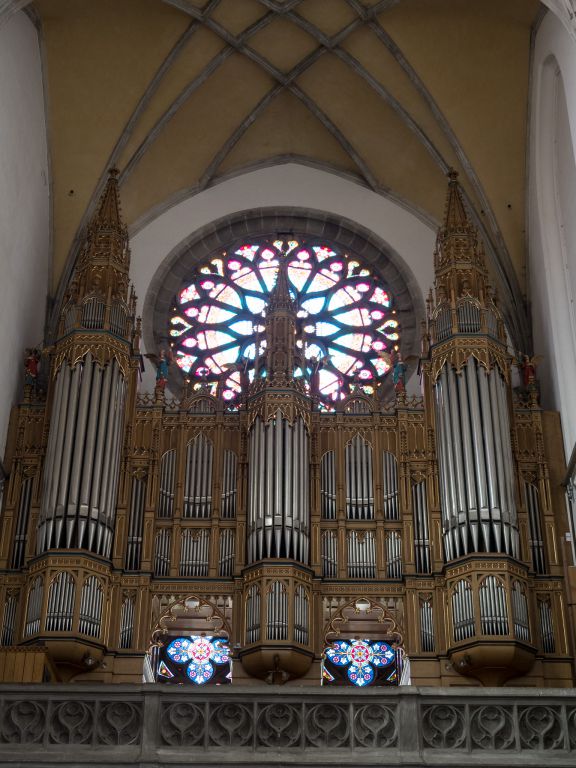 Organ v bazilike